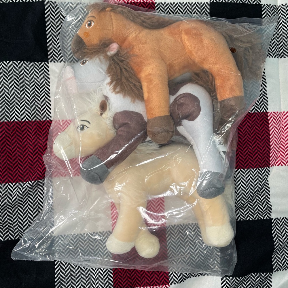Spirit Untamed Pack of 3 horses NWT